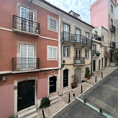 Typical Bica Apartment Lisboa Exteriör bild