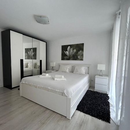 Typical Bica Apartment Lisboa Exteriör bild
