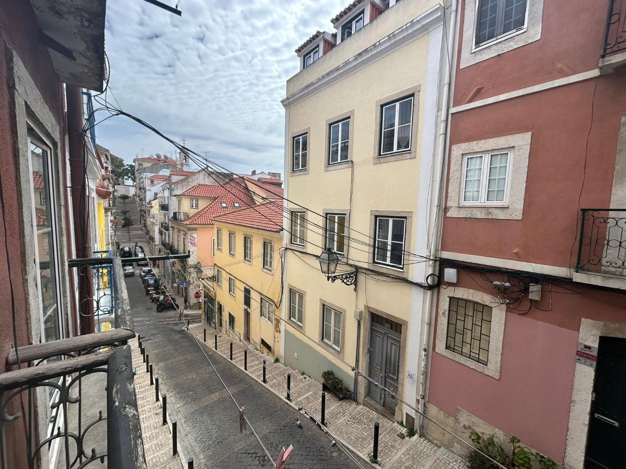 Typical Bica Apartment Lisboa Exteriör bild